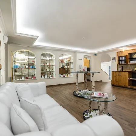 & Restaurant Wastlwirt 酒店