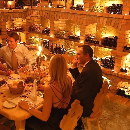 & Restaurant Wastlwirt فندق
