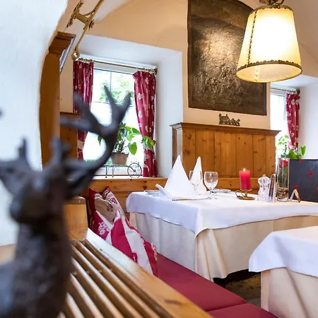 & Restaurant Wastlwirt 4* 圣迈克尔隆高