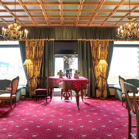 & Restaurant Wastlwirt 4* 圣迈克尔隆高